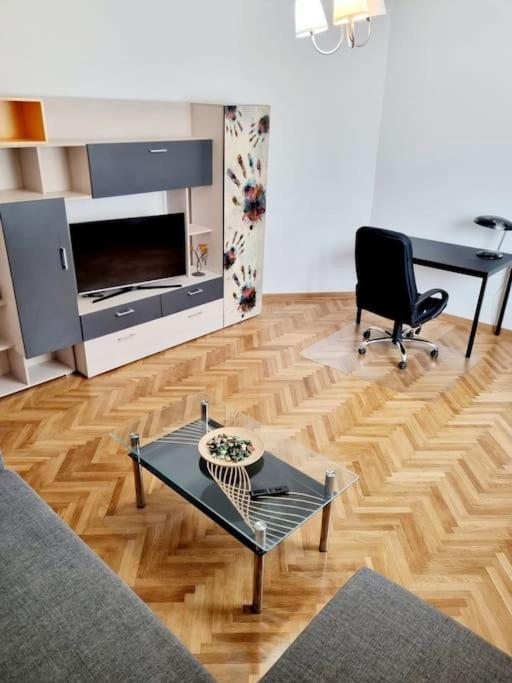 Cozy Apartment Near City Center Bukareszt Zewnętrze zdjęcie