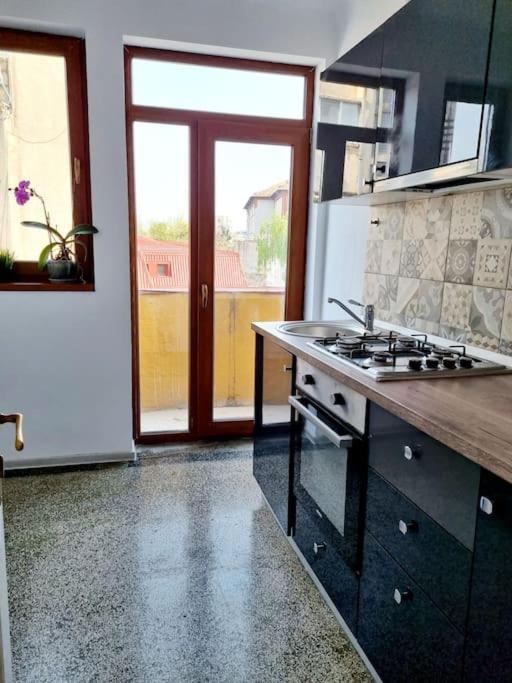 Cozy Apartment Near City Center Bukareszt Zewnętrze zdjęcie