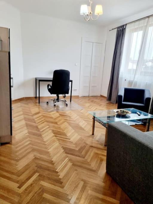Cozy Apartment Near City Center Bukareszt Zewnętrze zdjęcie